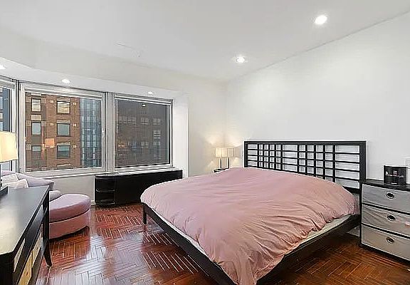 5th image of 150 W 56th St APT 4807