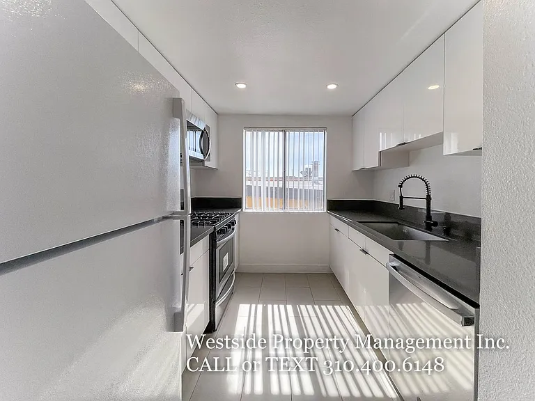 3710 Midvale Ave — Photo 2