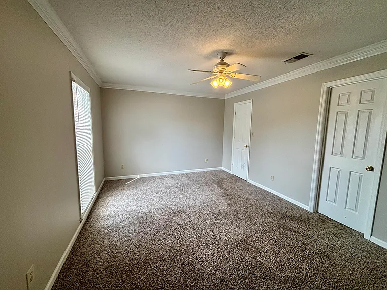 2139 Holt St — Photo 11