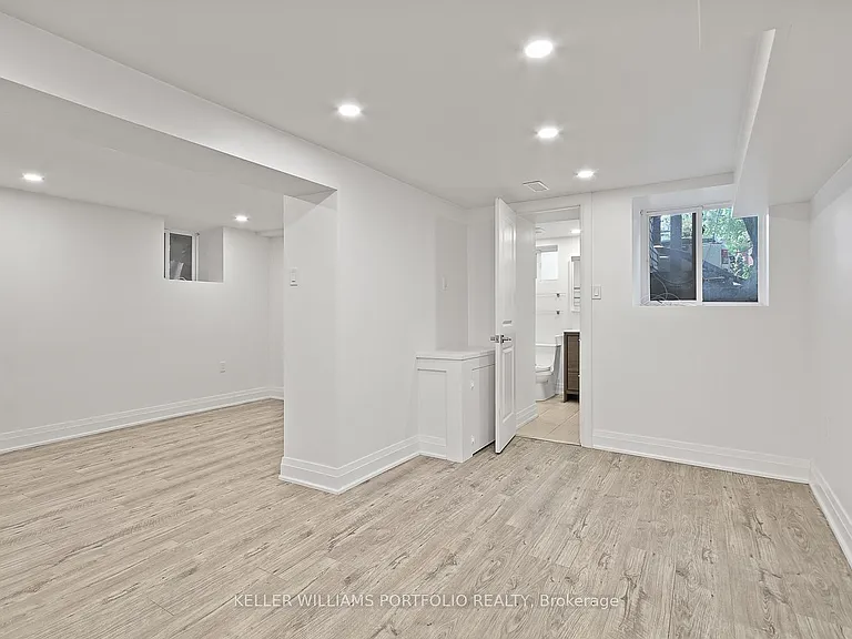35 Humberside Ave #1 — Photo 10