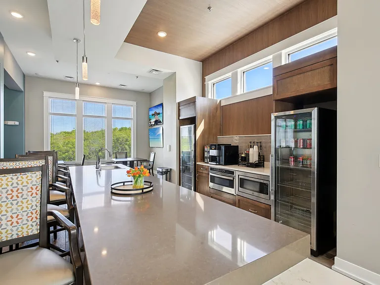 Bonavia Luxury Apartments — Photo 7