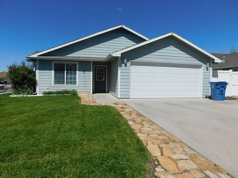 2986 1/2 Redbud Ct — Photo 2