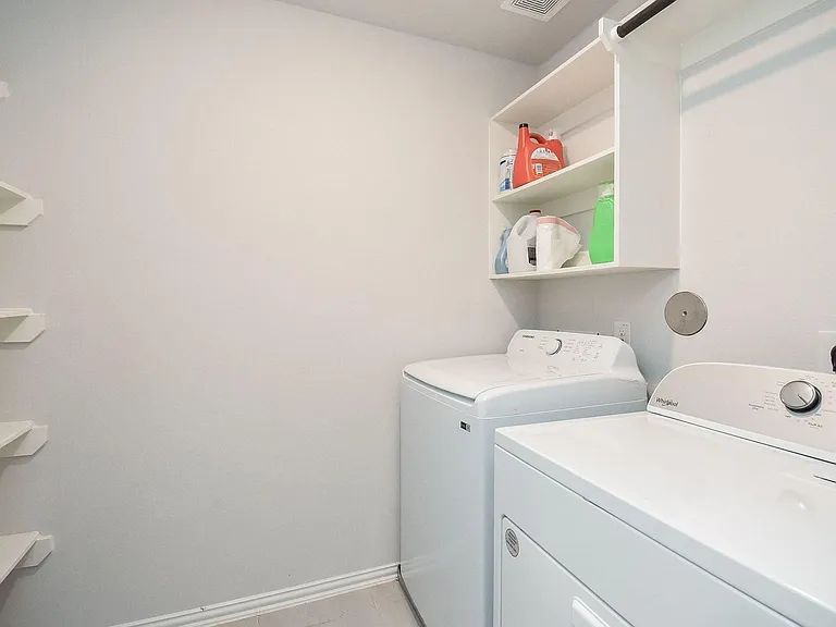 27950 Western Creek Ct — Photo 16