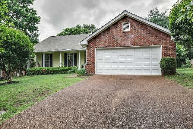 1st image of 708 Sugartree Ln