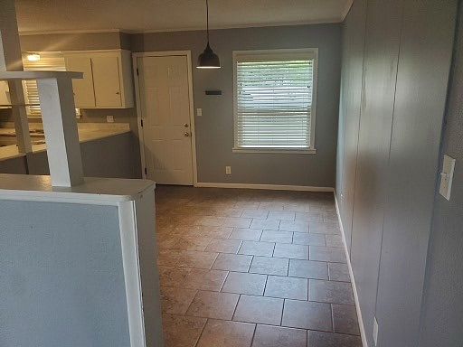 1st image of 120 Currell Ln