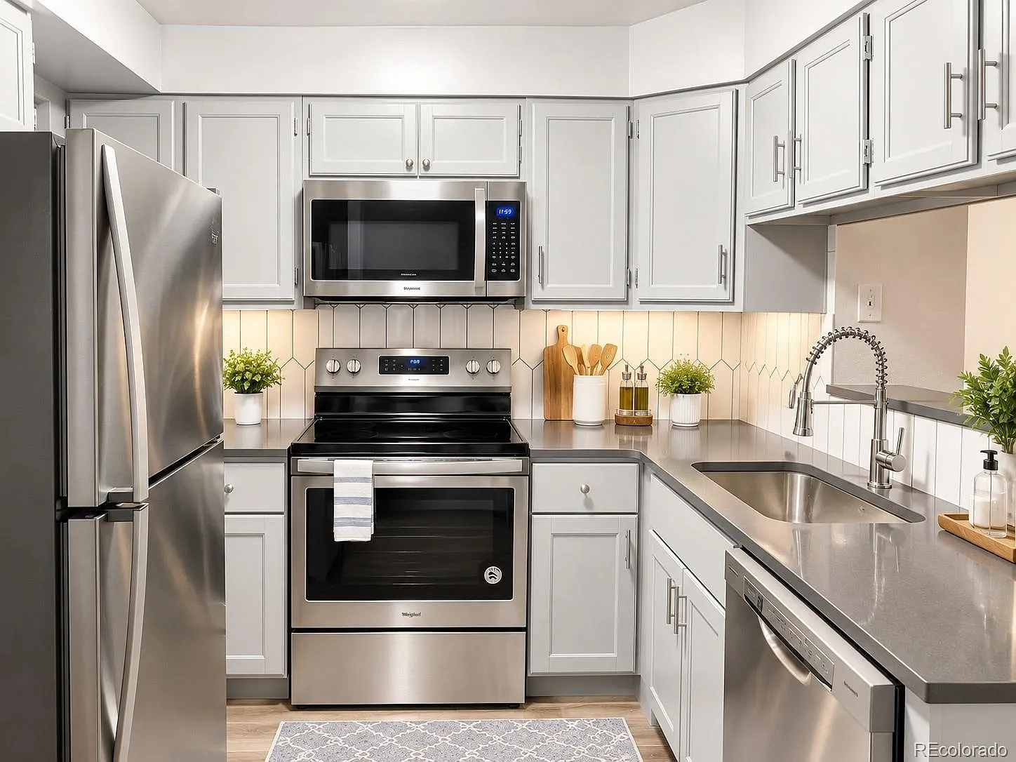 3 bed, 2.0 bath, 1232 sqft, $2,550 — Photo 1