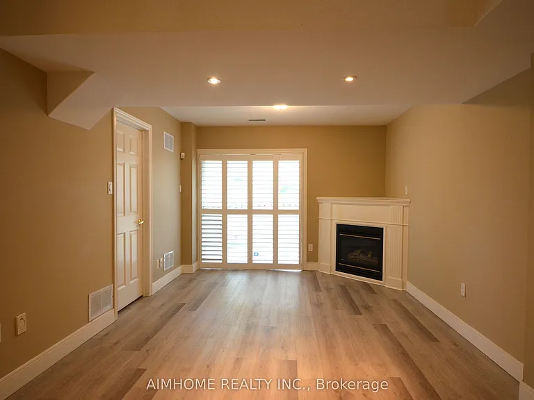 10719 Bathurst St #7 — Photo 2
