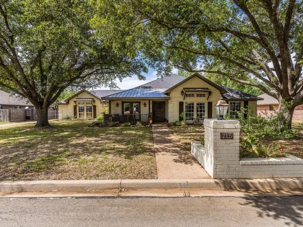 715 Wheatland Dr, Mc Gregor, TX 76657