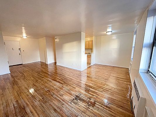3rd image of 288 W 238th St APT 4A
