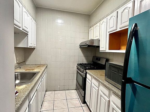 4th image of 167 Sands St APT 118