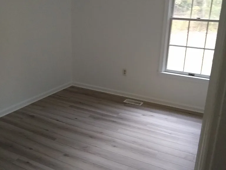 23535 Kingston Ln — Photo 2