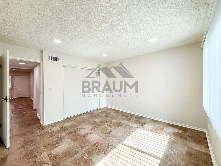221 Elm Ave — Photo 13