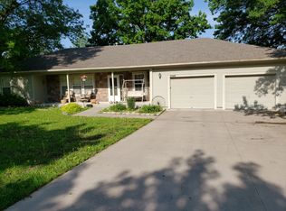 2946 N 156th St, Linwood, KS 66007