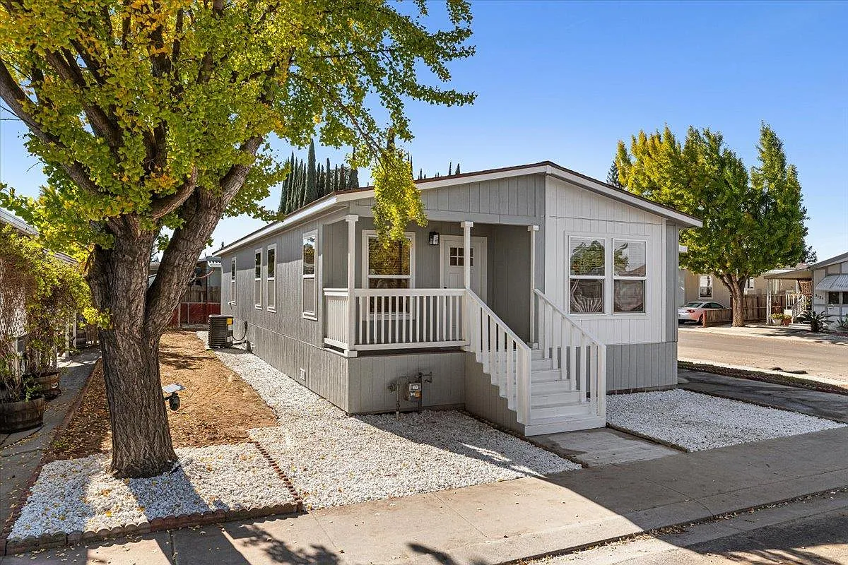 2128 Barrington Ln photo 1