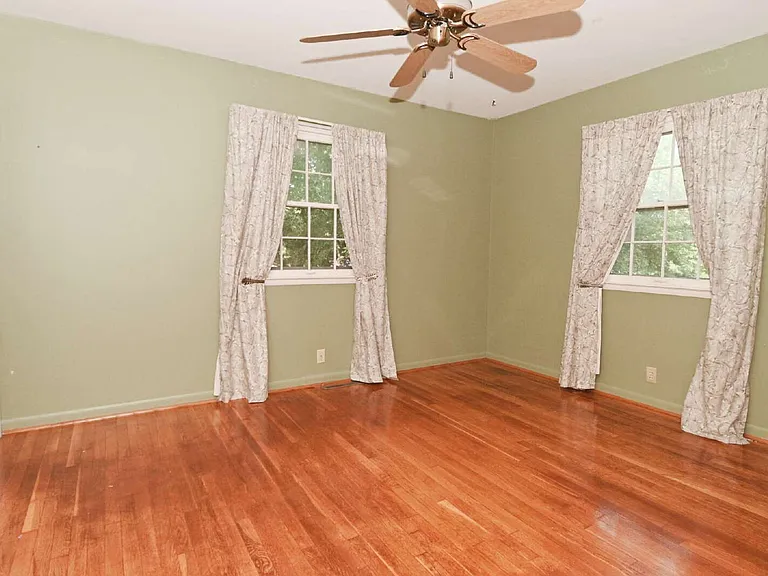7146 S Meridian St — Photo 28