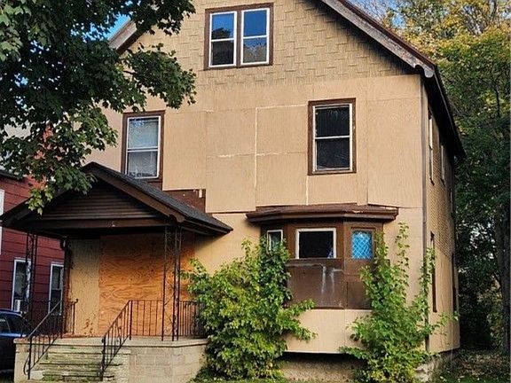 2nd image of 138 Cameron St