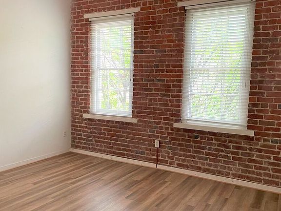 3rd image of 1407 E Cary St APT 305