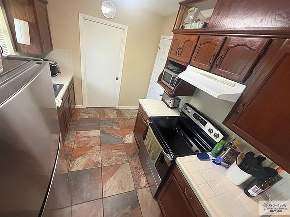 3rd image of 433 Fairwind Dr