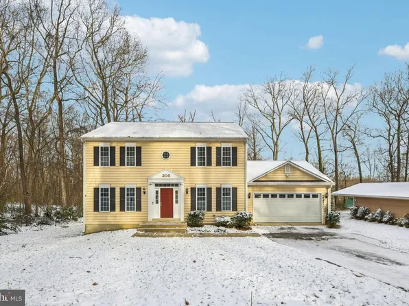 205 Captain Brendt Dr, Accokeek, MD 20607