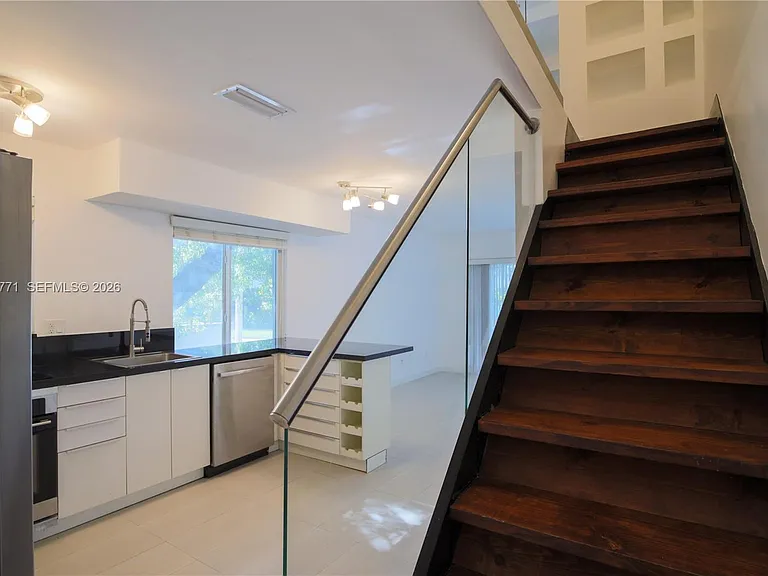 3239 W Trade Ave #9 — Photo 9