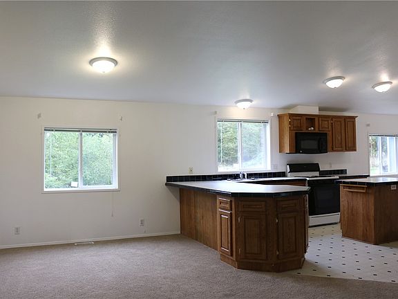 4th image of 28830 28th Ave NW