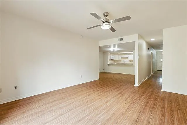 3 bed, 2.5 bath, 2200 sqft, $2,000 — Photo 4