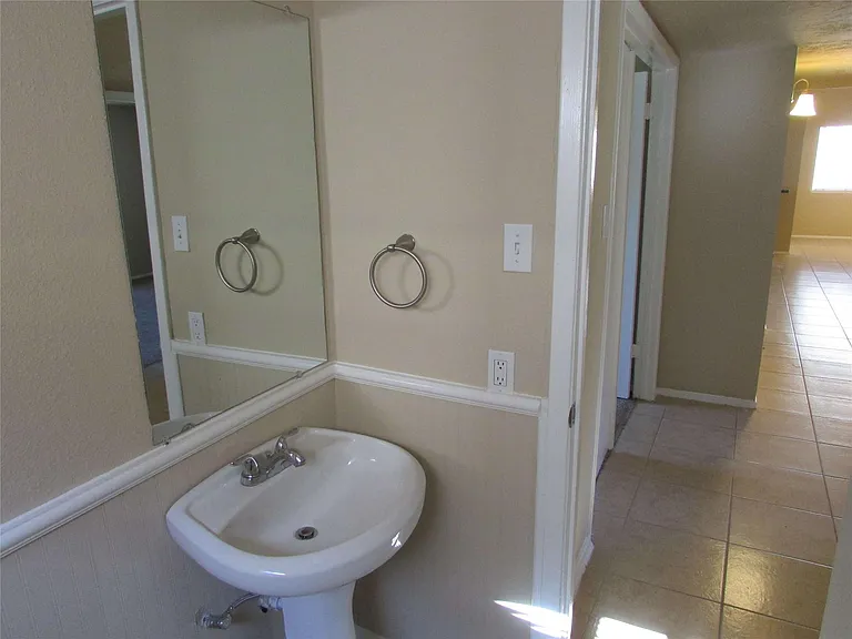 623 Old Colony Dr — Photo 14