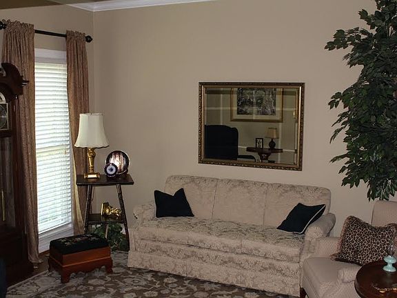 5th image of 670 Gingermill Ln