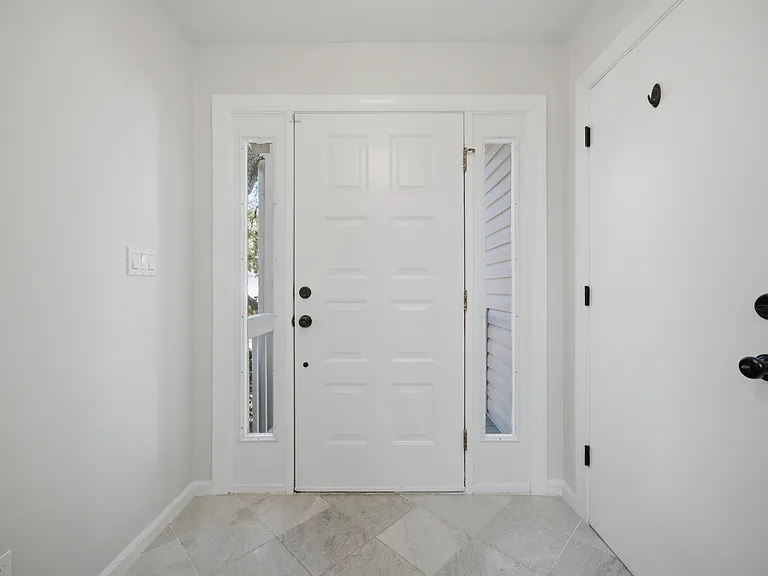 3848 Surry Rd — Photo 6