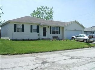 218 Sandalwood Dr, Valparaiso, IN 46385