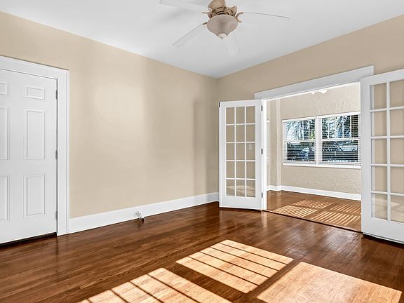 4th image of 2449 Burlington Ave N #2
