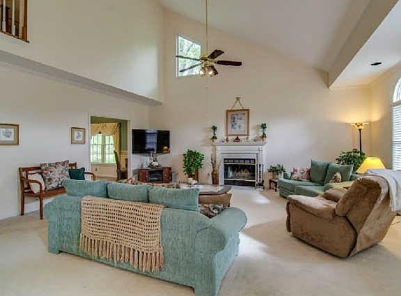 2nd image of 1343 Caroline Cir