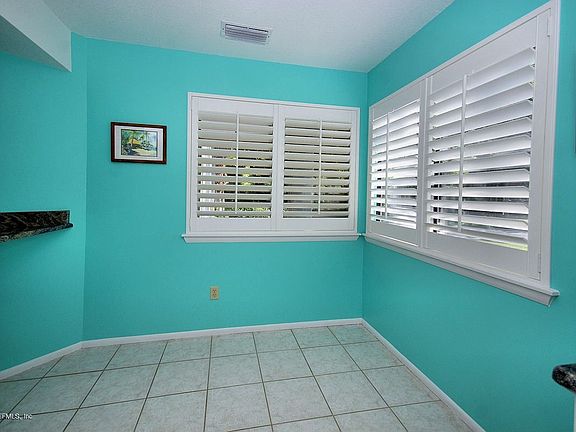 3rd image of 980 Park Side Dr