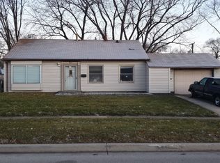 8 E Briarwood Dr, Streamwood, IL 60107