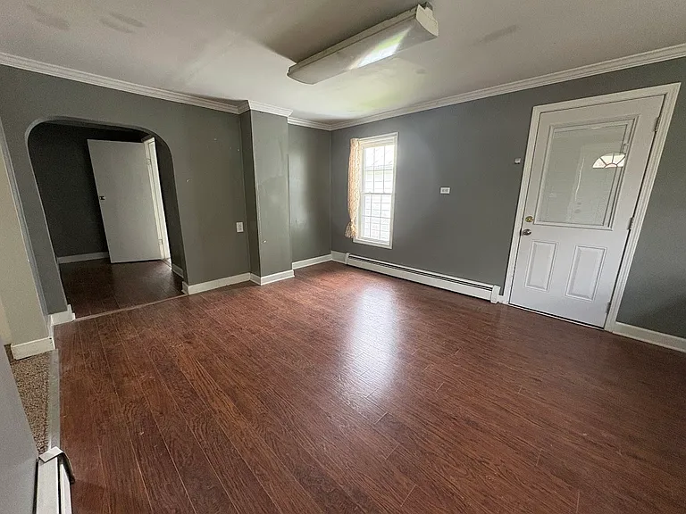 307 W South St — Photo 1