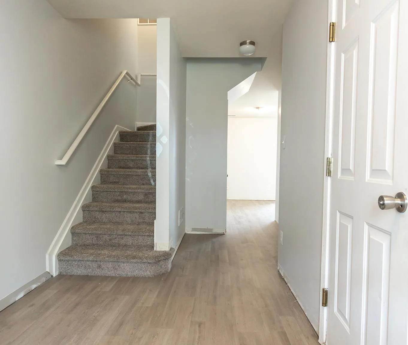 4120 Strawbridge Ct — Photo 2