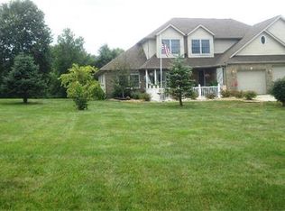 10 Hemann Dr, Troy, IL 62294