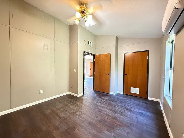 1720 County Road 4330 — Photo 4