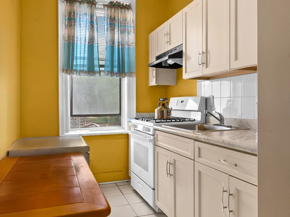 147 Schenectady Avenue image 3 of 7