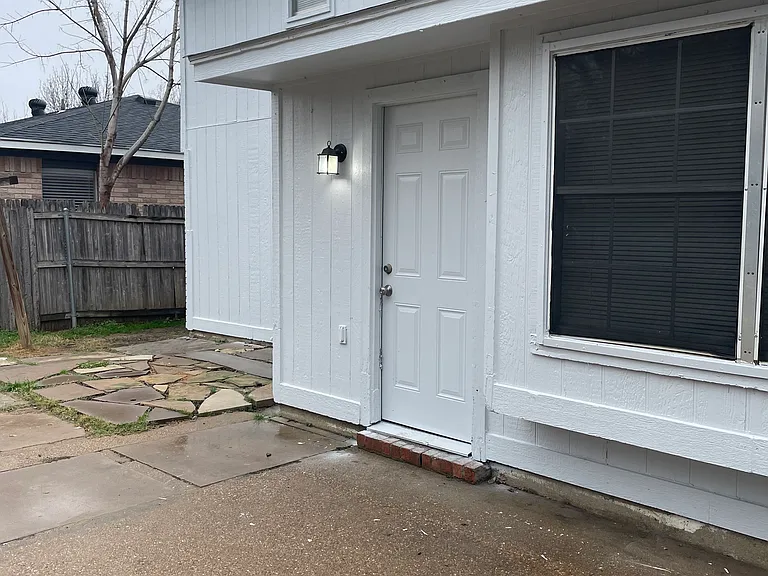 628 S Waxahachie St — Photo 15