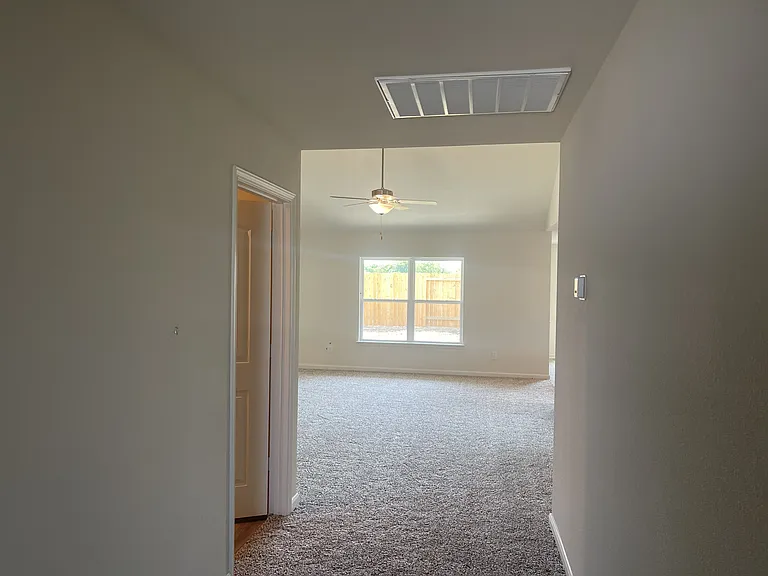 1452 Sunkiss Dr — Photo 2