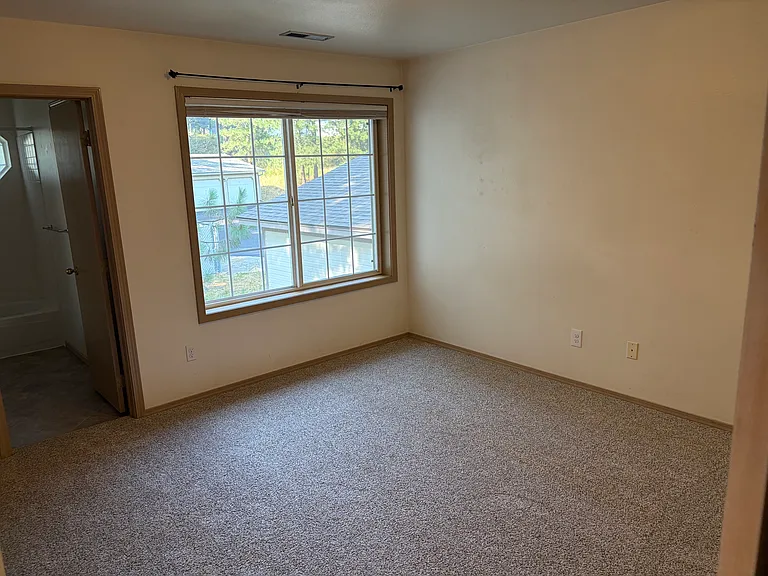 8353 N Village Dr — Photo 3