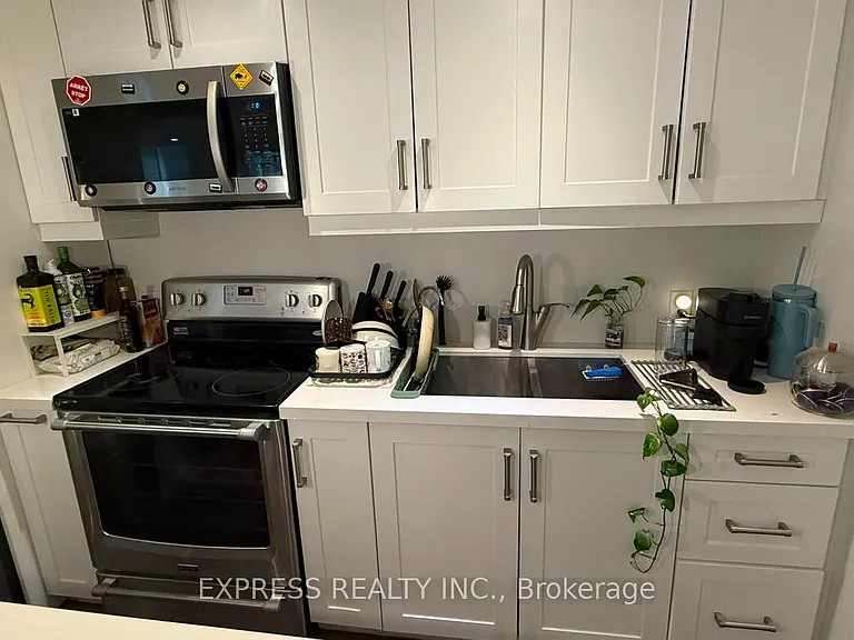 1136 Avenue Rd #B1 — Photo 7