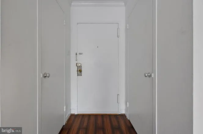 Studio, 400 sqft, $1,650 — Photo 2