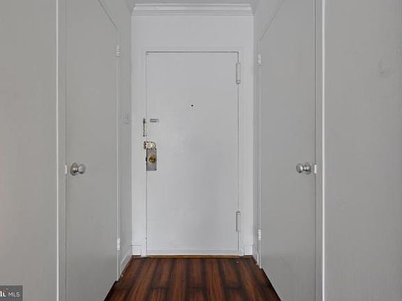 5th image of 1111 Arlington Blvd #432-W1