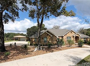 137 Copper Ridge Dr, La Vernia, TX 78121