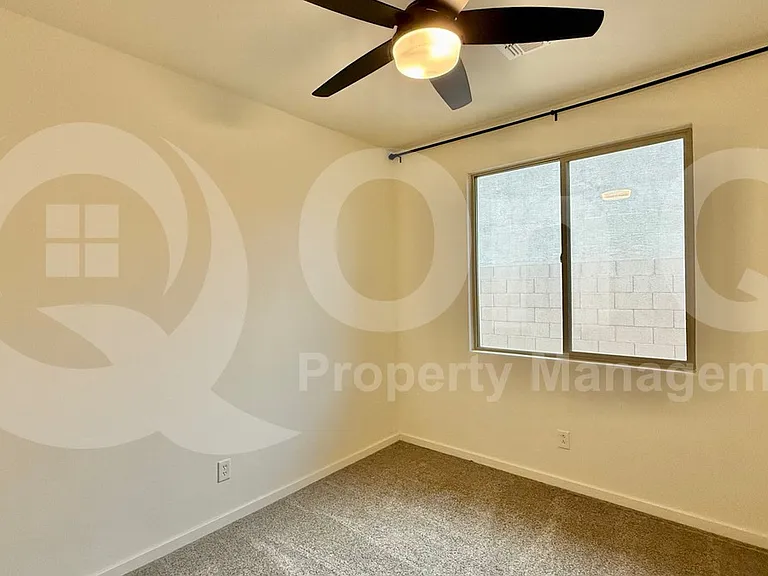 2906 E Russell St — Photo 14