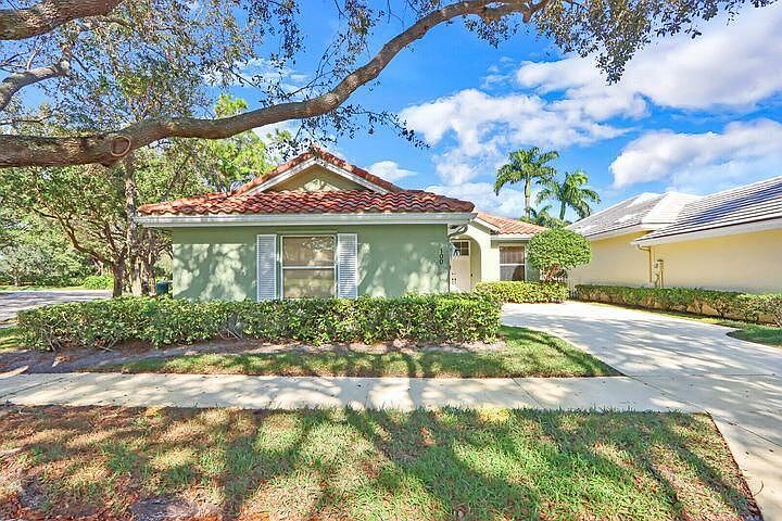 100 Hampton Cir Jupiter FL 33458 Zillow