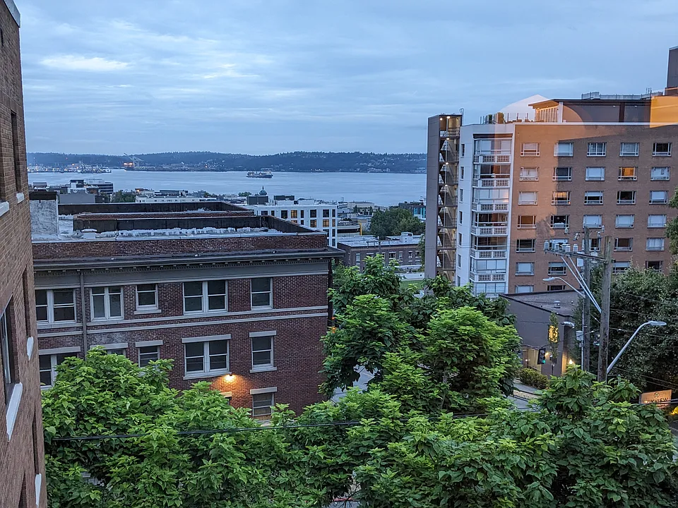 900 Queen Anne Apartments