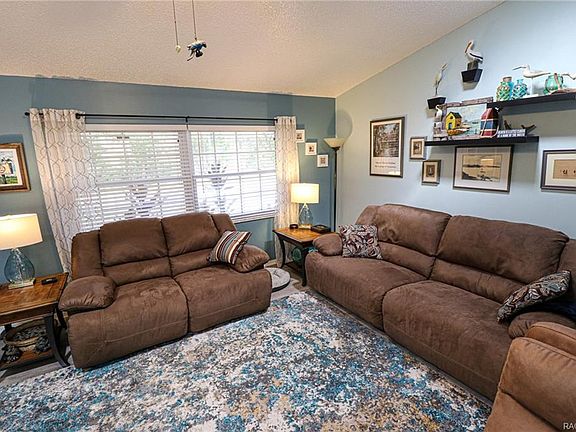 4th image of 9695 N Cavewood Ave